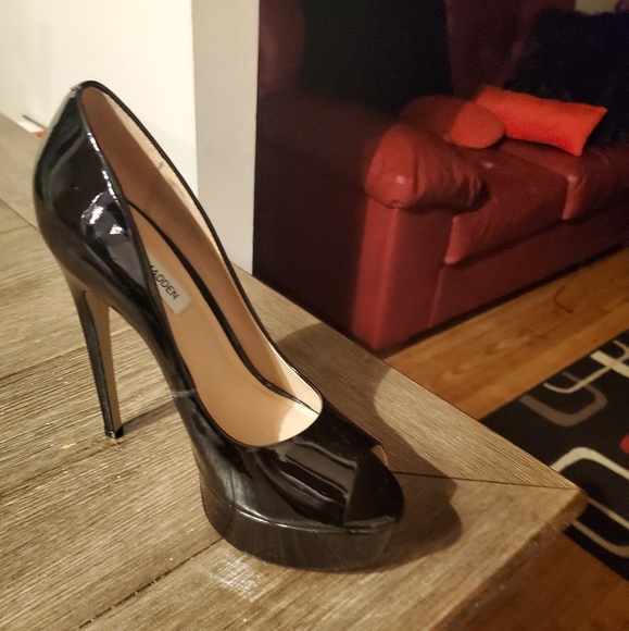 Shoes size 9 & 10 - Picture 8 of 8